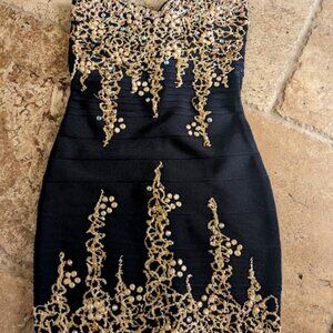ONE OF A KIND HOLT MAISON DE LUXE SIZE MEDIUM DRESS
